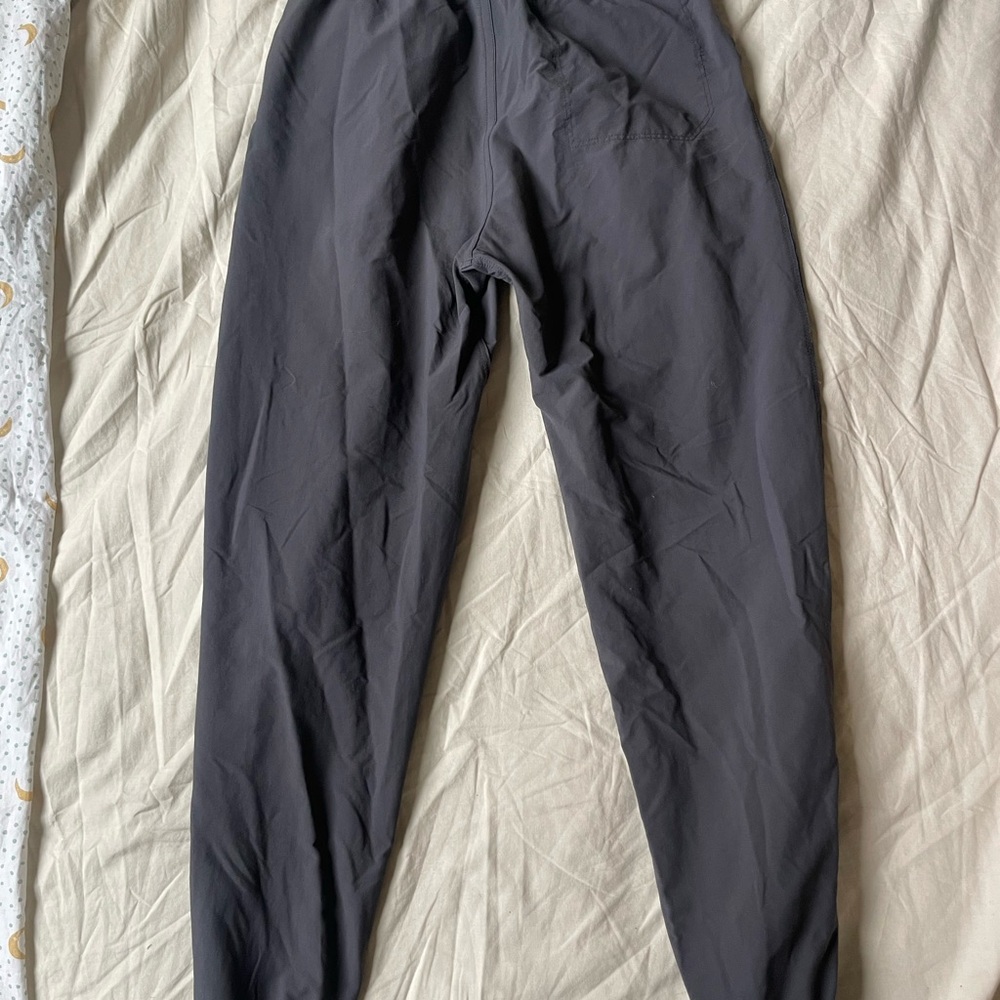 Patagonia boys L (12) gray jogger pants - Picture 5 of 6